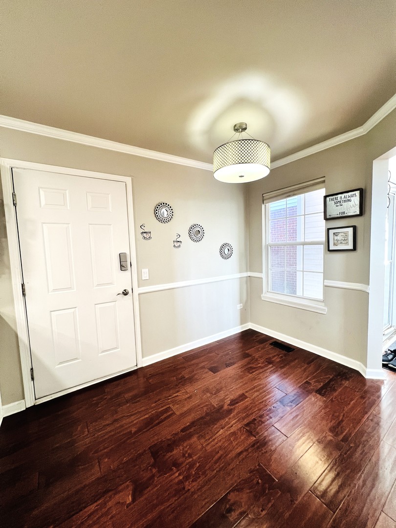 106 Pembroke Circle #2-6, Lake Bluff, IL 60044