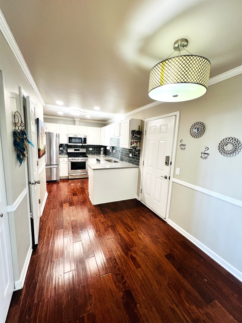 106 Pembroke Circle #2-6, Lake Bluff, IL 60044