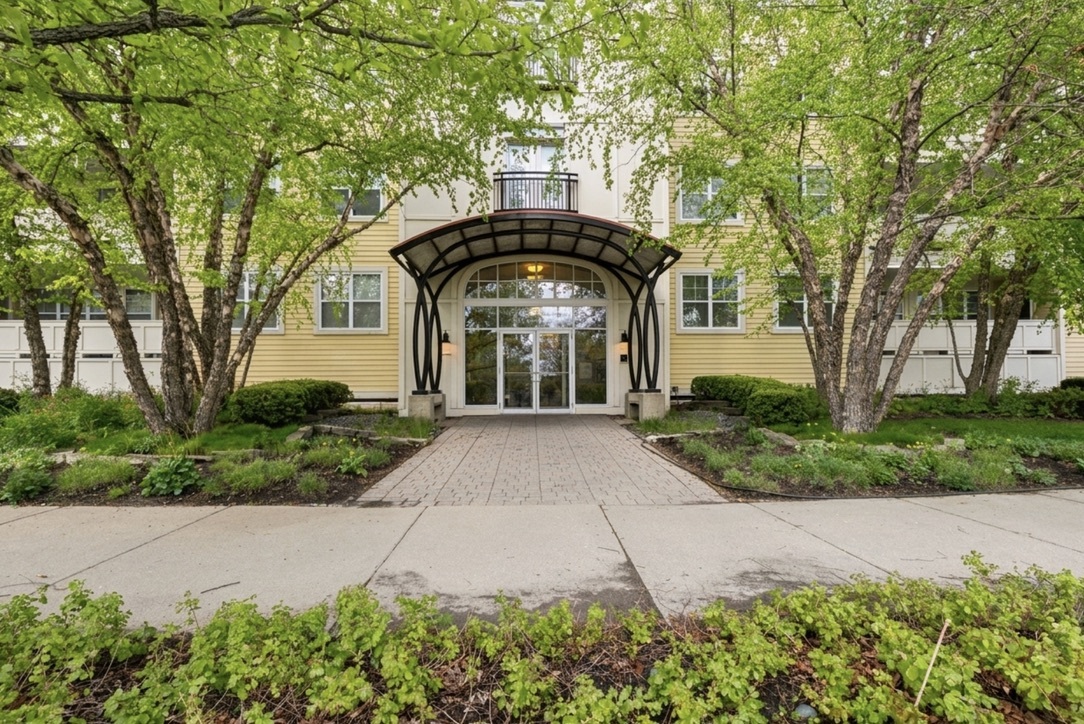 977 Harris Road #25, Grayslake, IL 60030