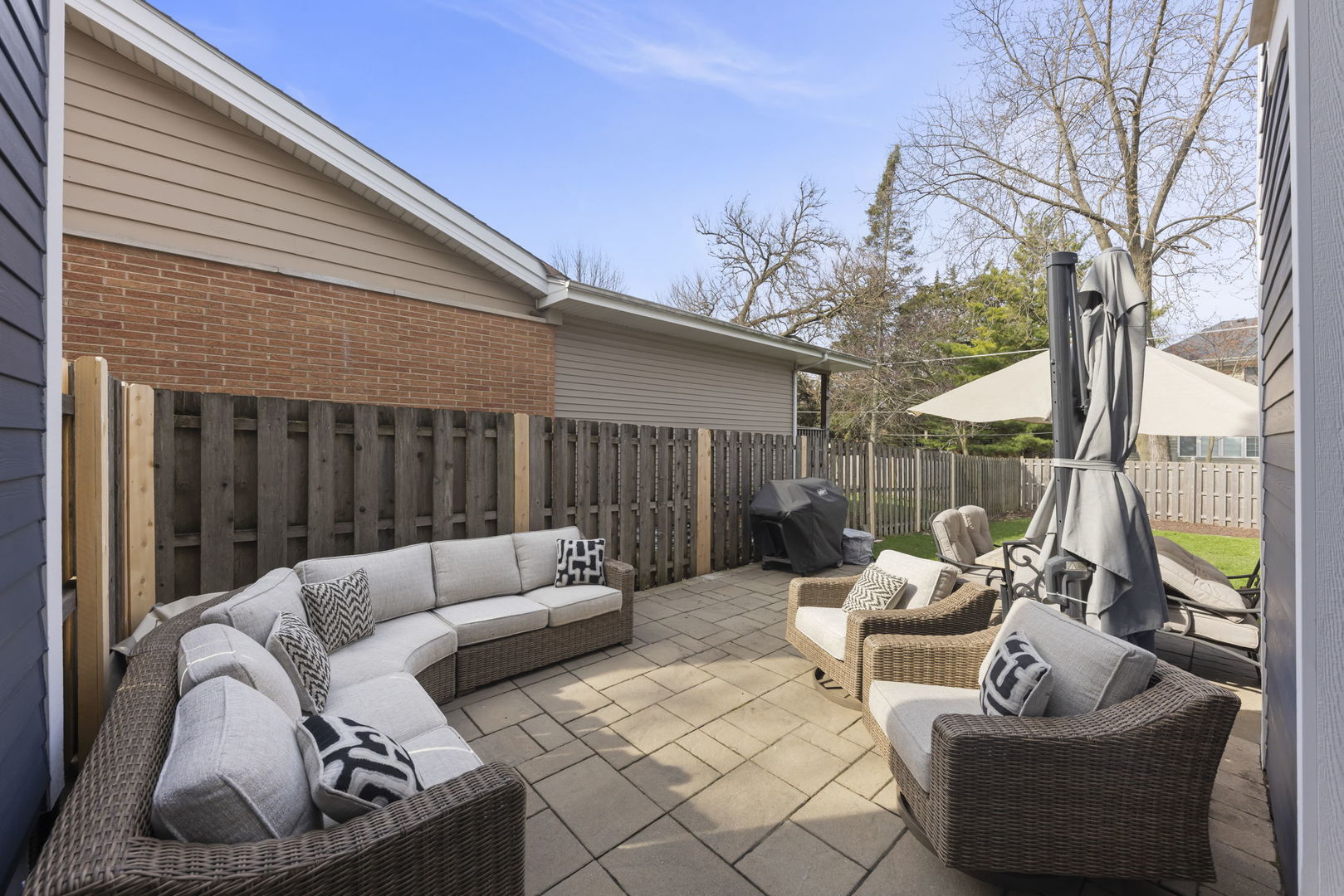 1320 Santa Rosa Avenue, Wheaton, IL 60187