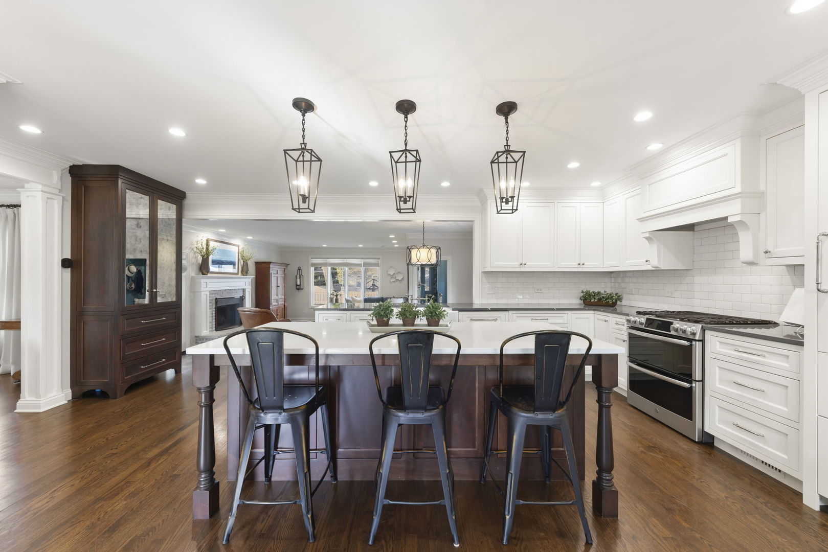 1320 Santa Rosa Avenue, Wheaton, IL 60187