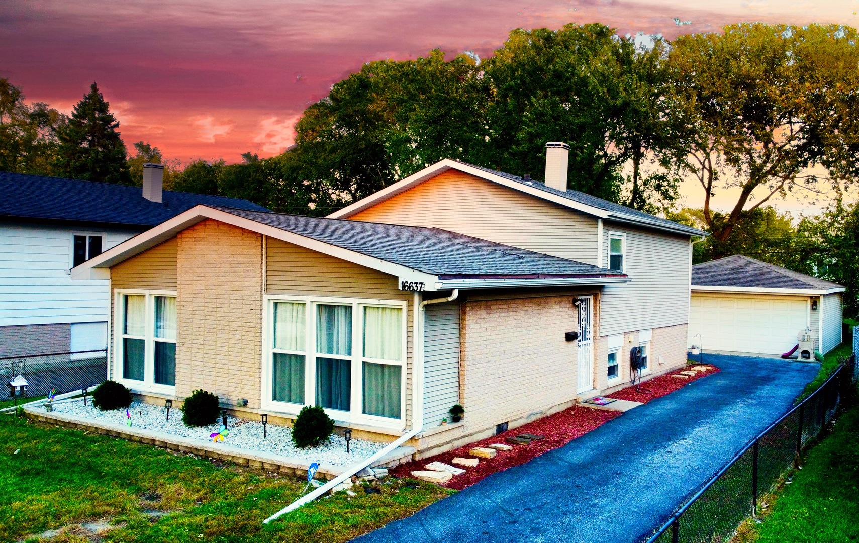 16637 Paulina Street, Markham, IL 60428