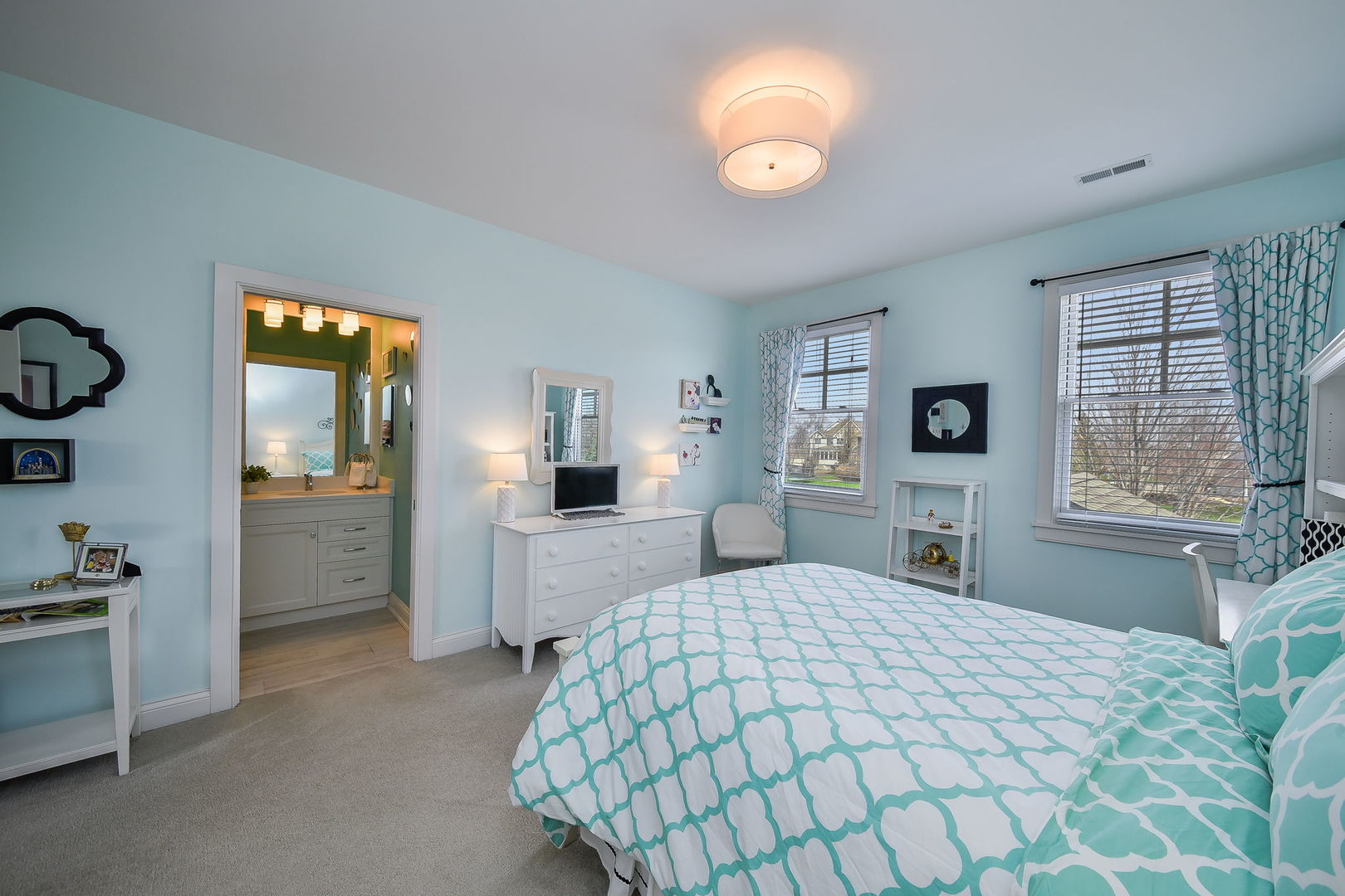 39W914 Kellar Square, Geneva, IL 60134