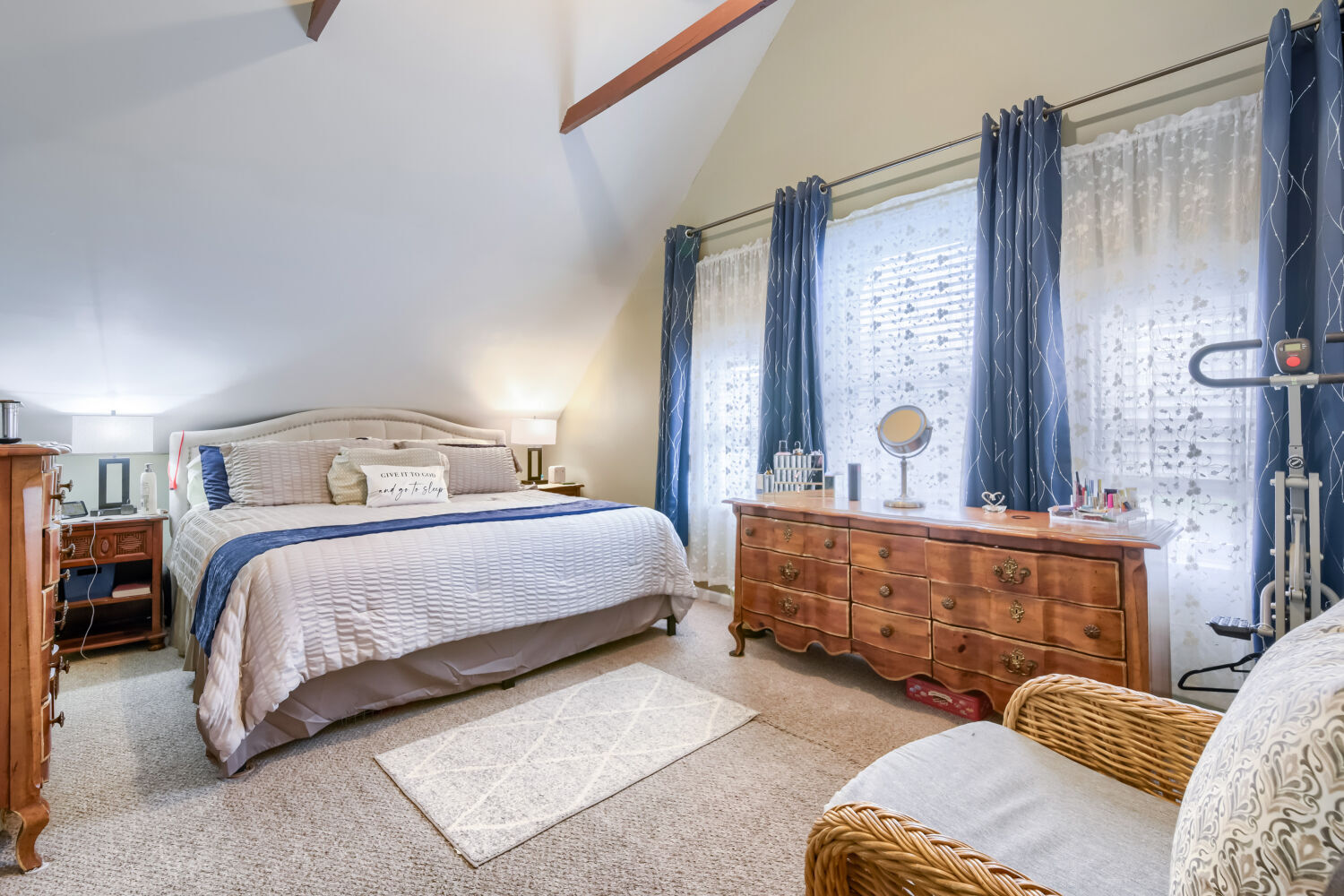 2231 N Lawndale Avenue, Chicago, IL 60647