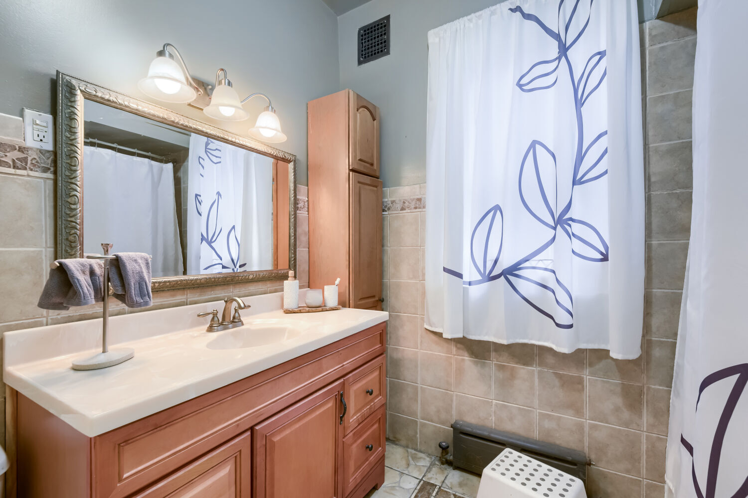 2231 N Lawndale Avenue, Chicago, IL 60647