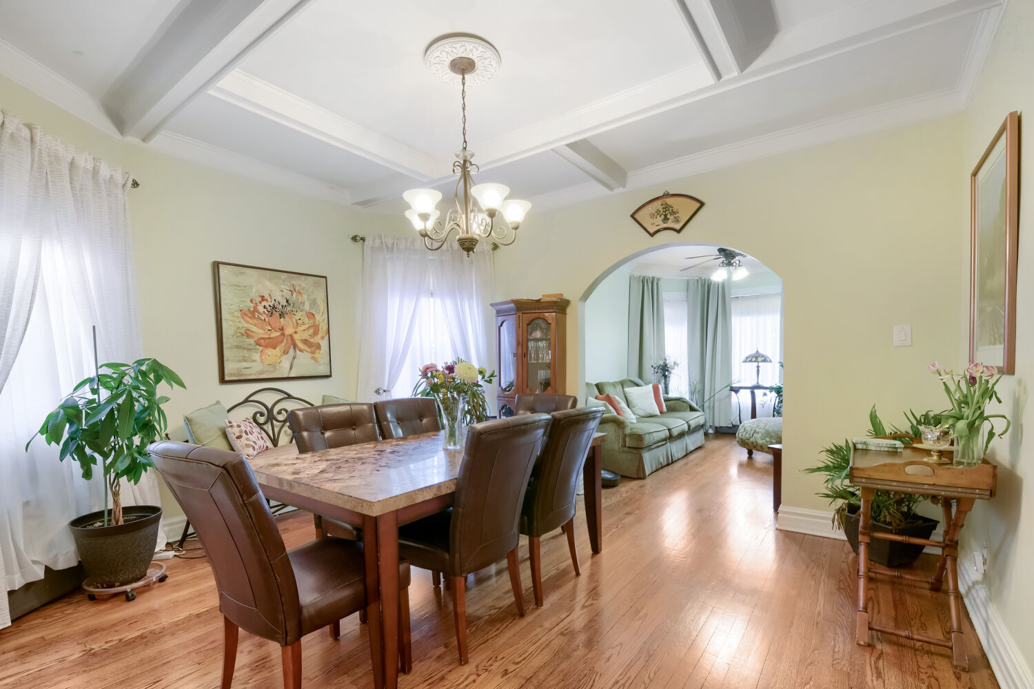 2231 N Lawndale Avenue, Chicago, IL 60647