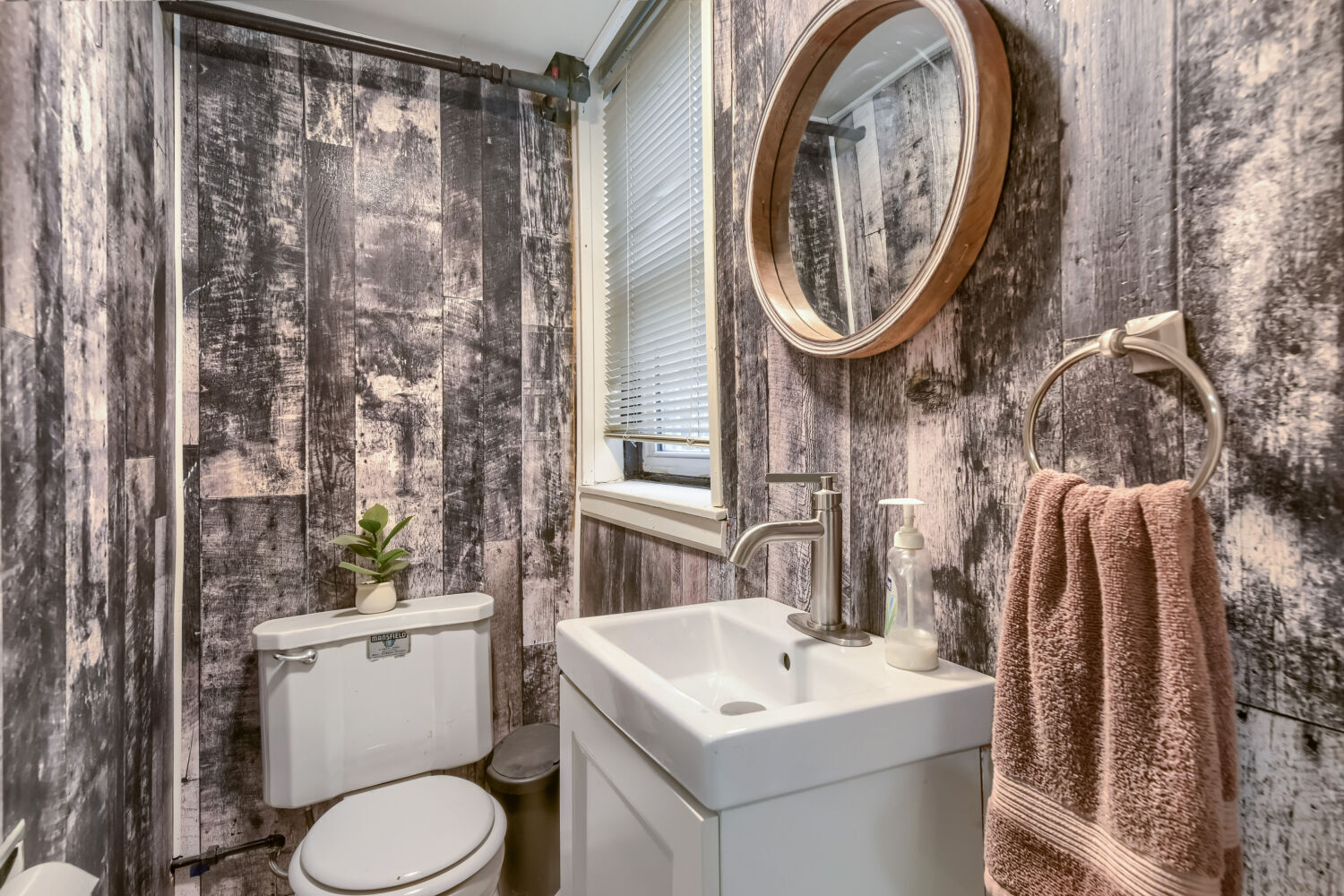 2231 N Lawndale Avenue, Chicago, IL 60647