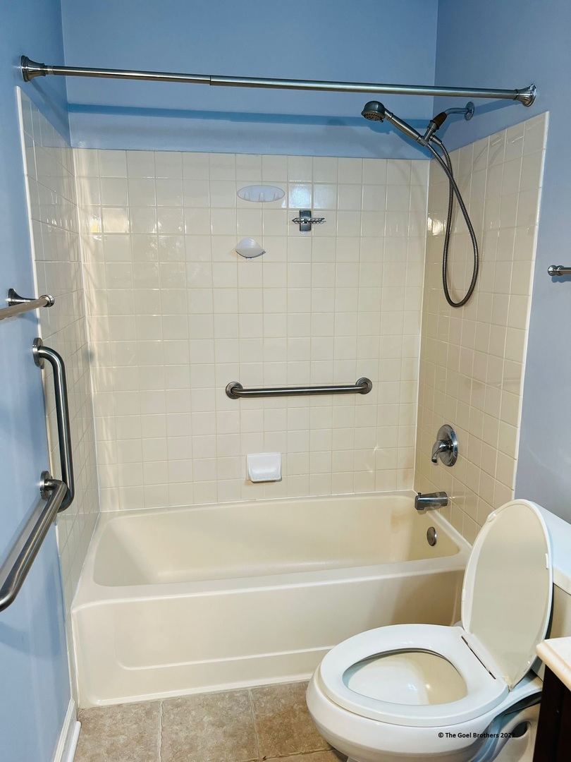 3175 Falling Waters Lane #0, Lindenhurst, IL 60046