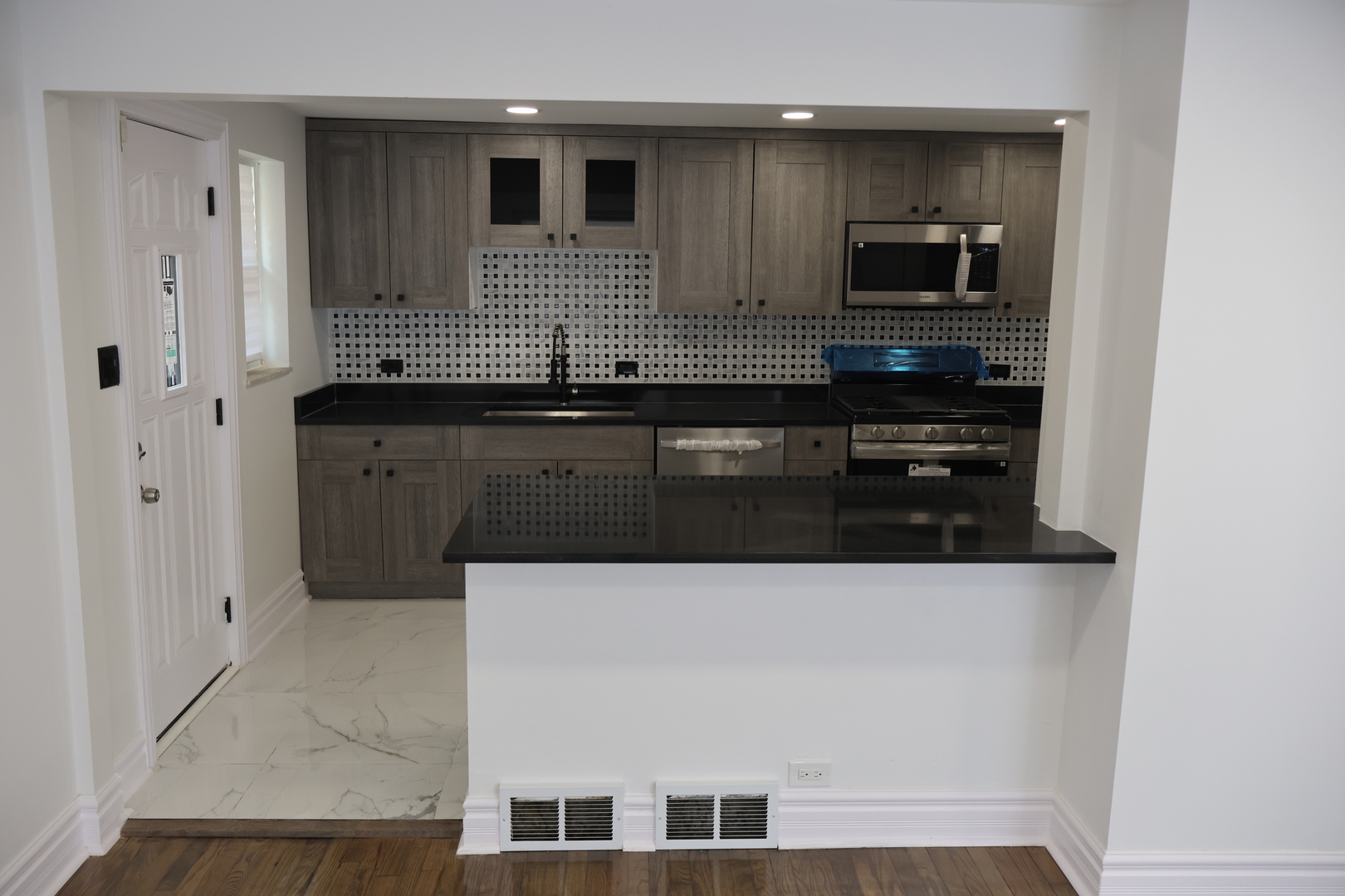 400 W 96 Street, Chicago, IL 60628