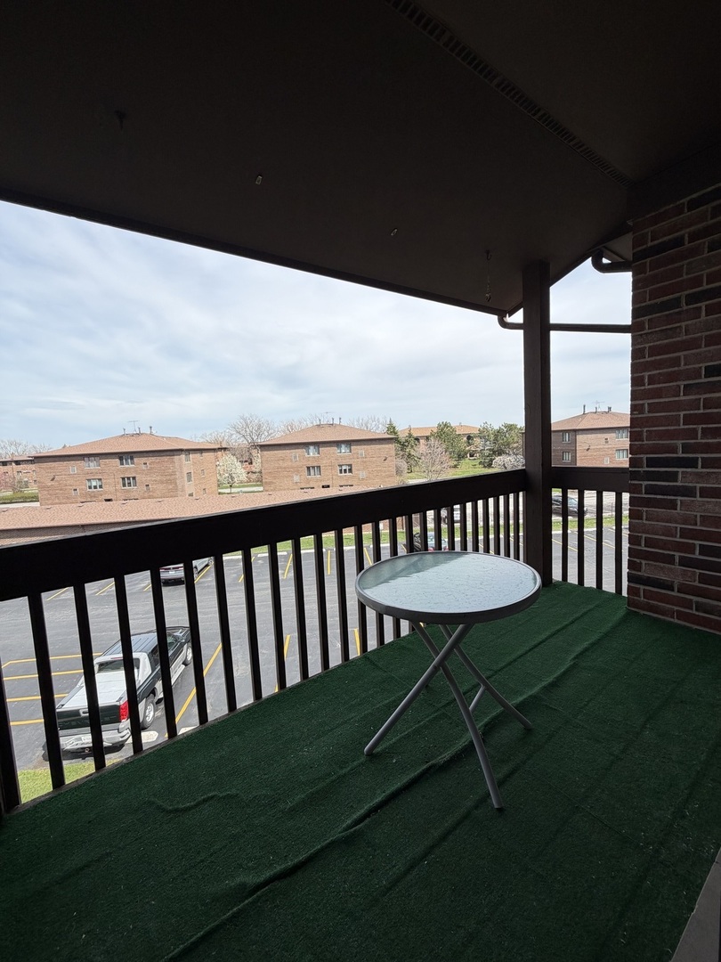 15723 Peggy Lane #12, Oak Forest, IL 60452