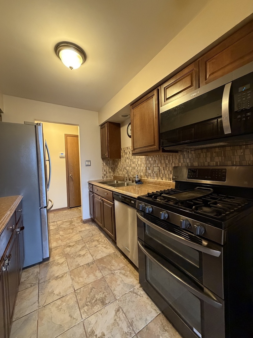 15723 Peggy Lane #12, Oak Forest, IL 60452