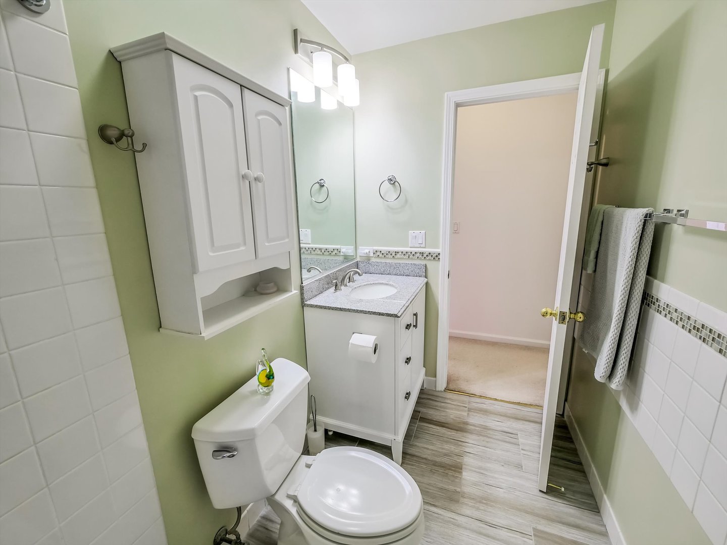 7945 Stewart Drive, Darien, IL 60561