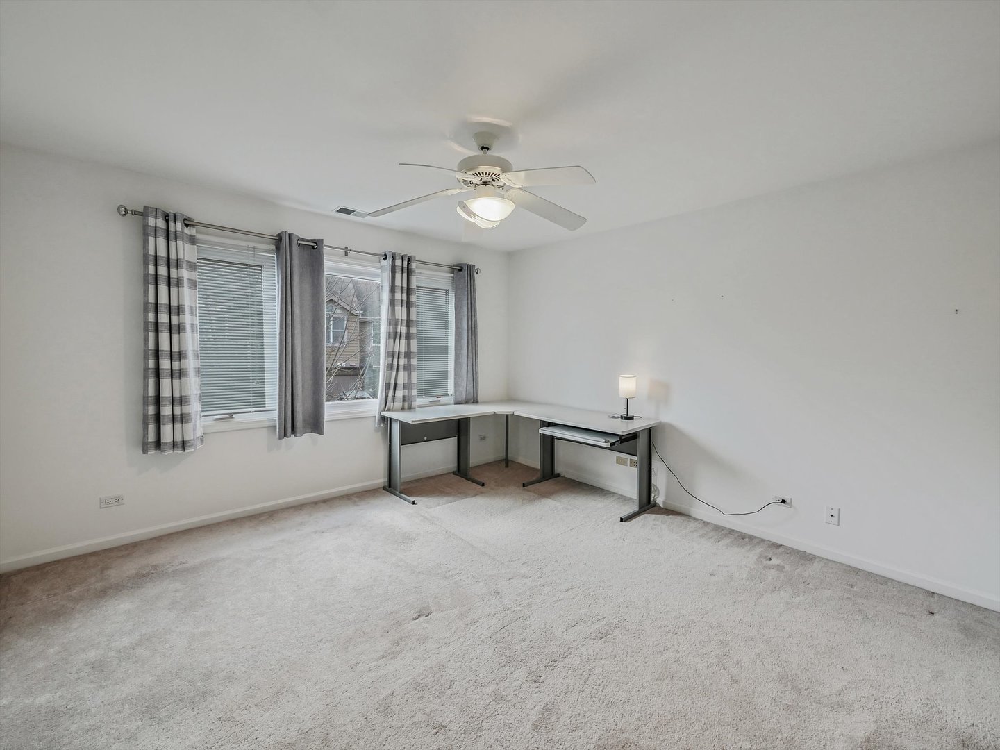 7945 Stewart Drive, Darien, IL 60561