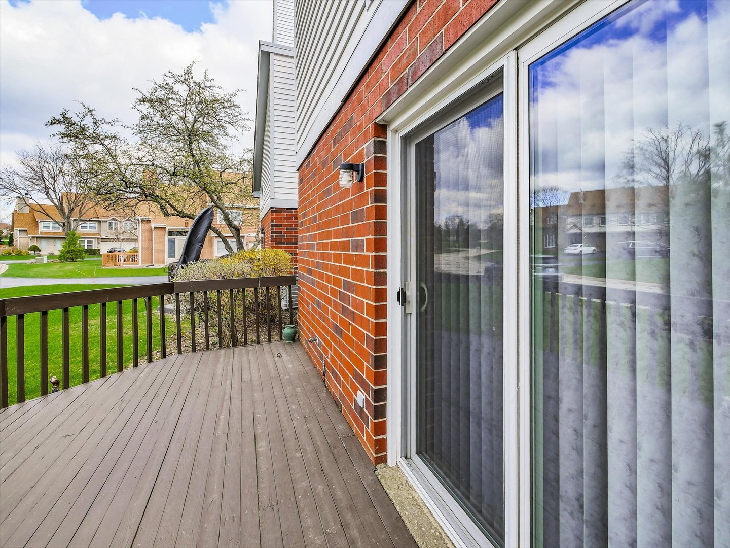 7945 Stewart Drive, Darien, IL 60561