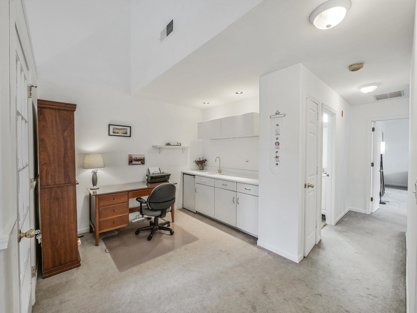 7945 Stewart Drive, Darien, IL 60561