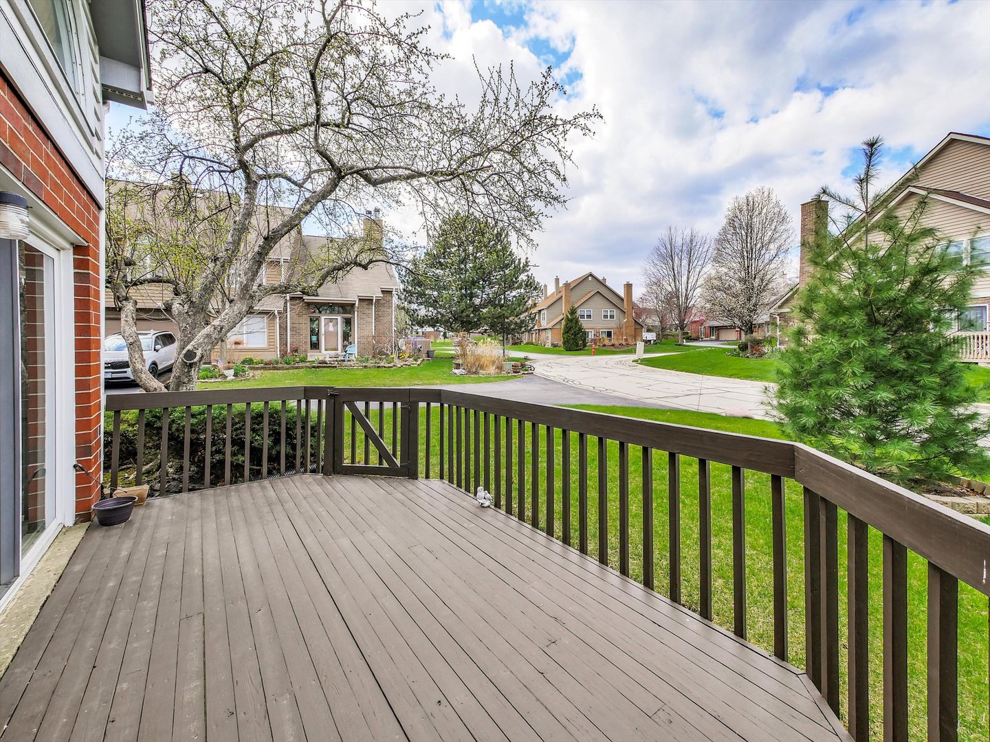 7945 Stewart Drive, Darien, IL 60561