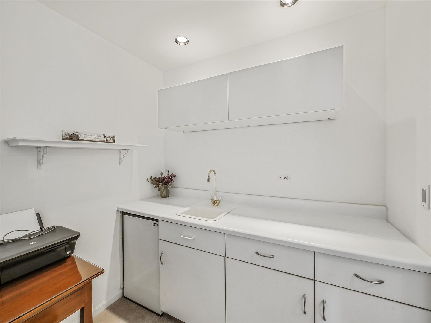 7945 Stewart Drive, Darien, IL 60561