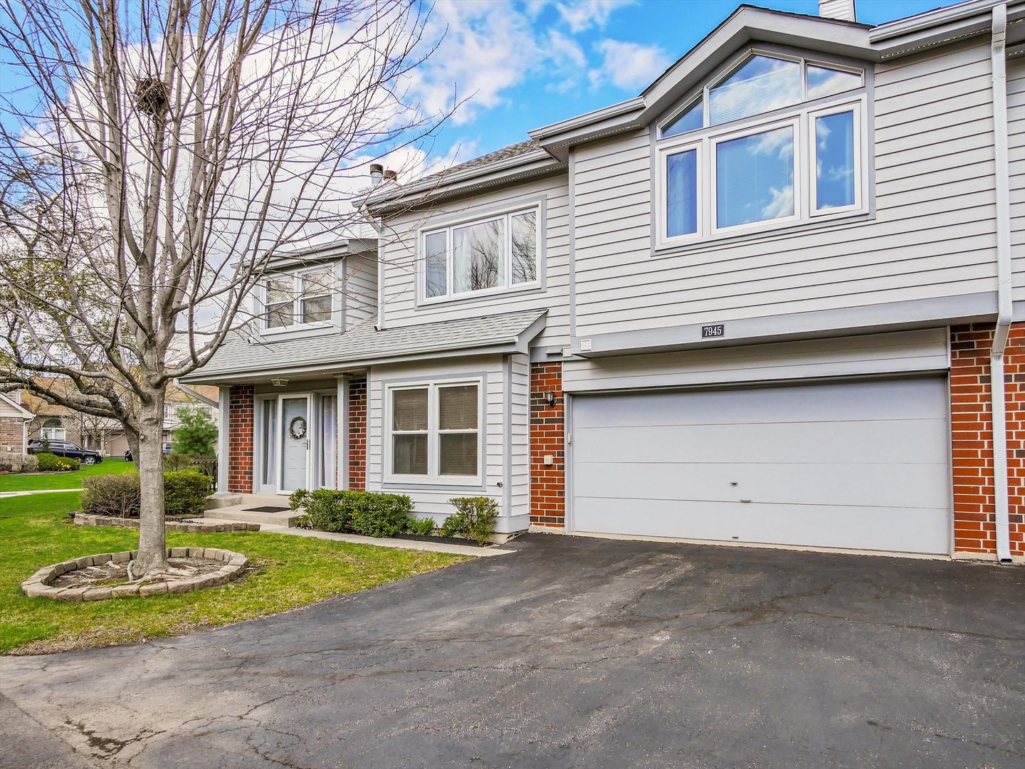 7945 Stewart Drive, Darien, IL 60561