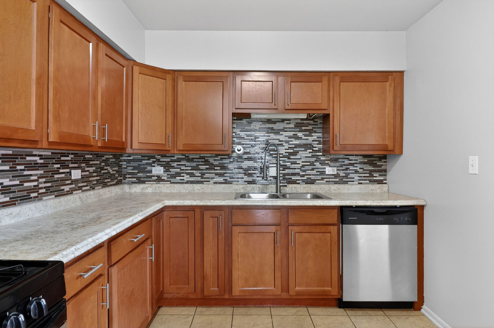 8305 Route 53 #A15, Woodridge, IL 60517