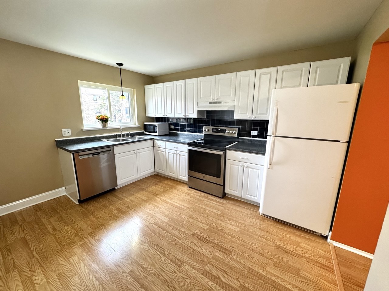 2215 Nichols Road #C, Arlington Heights, IL 60004