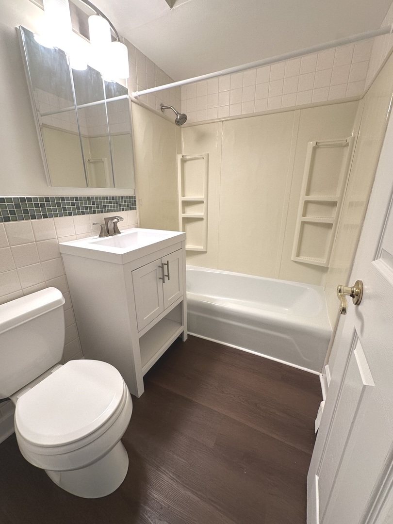 2331 Ogden Avenue #4, Downers Grove, IL 60515