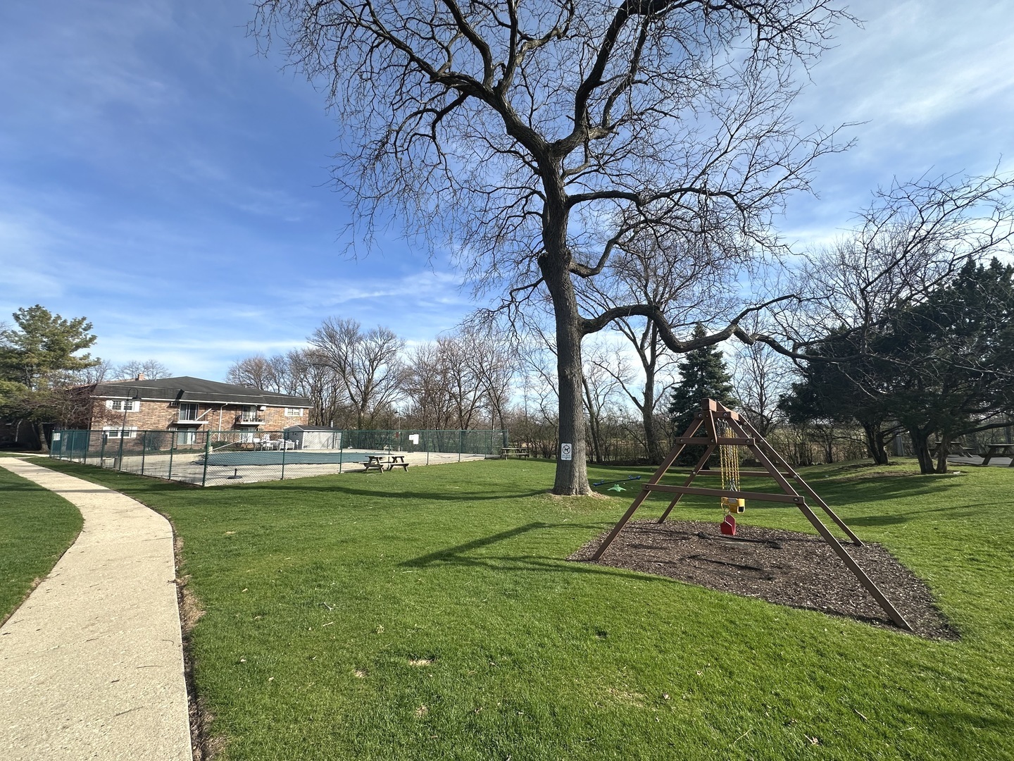 2331 Ogden Avenue #4, Downers Grove, IL 60515