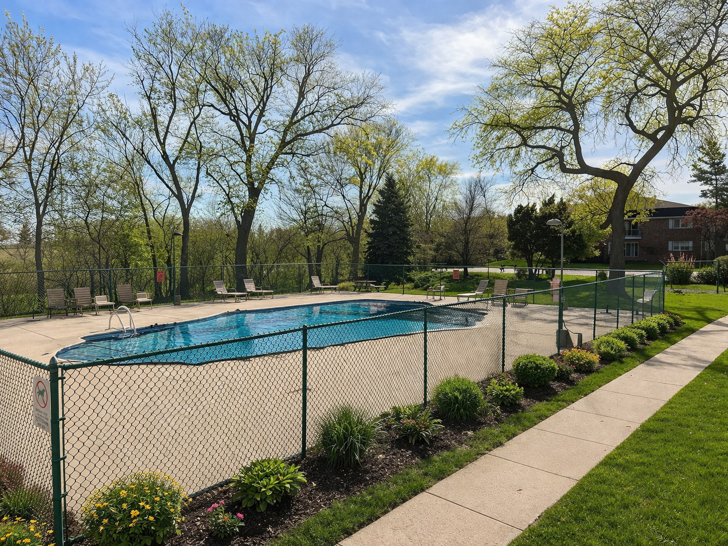 2331 Ogden Avenue #4, Downers Grove, IL 60515