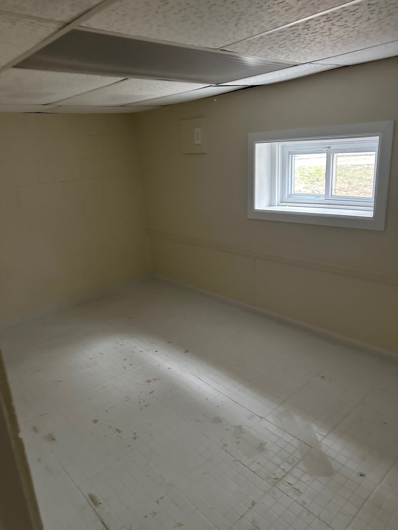 430 S Monterey Avenue, Villa Park, IL 60181