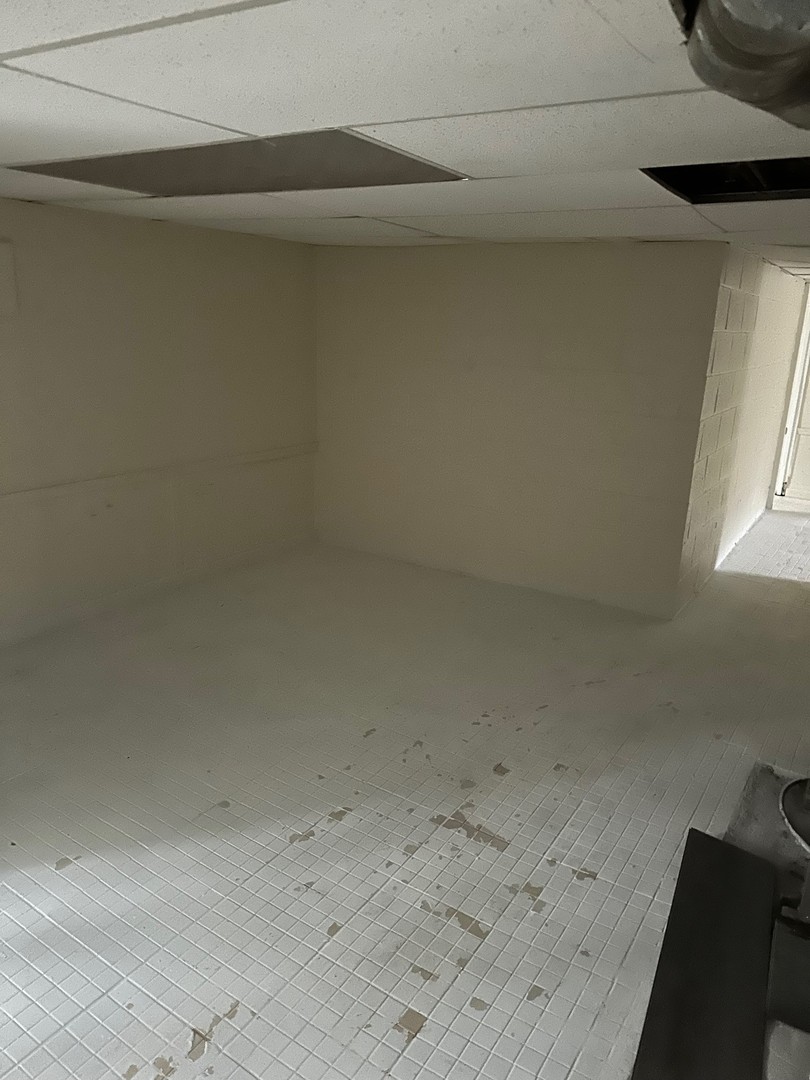 430 S Monterey Avenue, Villa Park, IL 60181