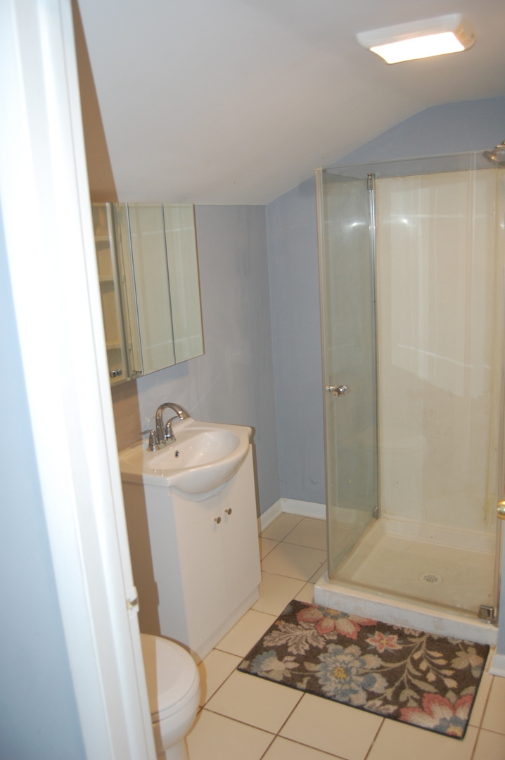 430 S Monterey Avenue, Villa Park, IL 60181