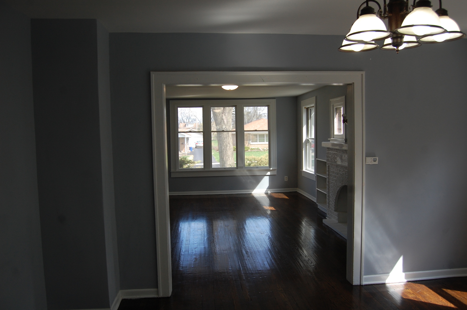 430 S Monterey Avenue, Villa Park, IL 60181