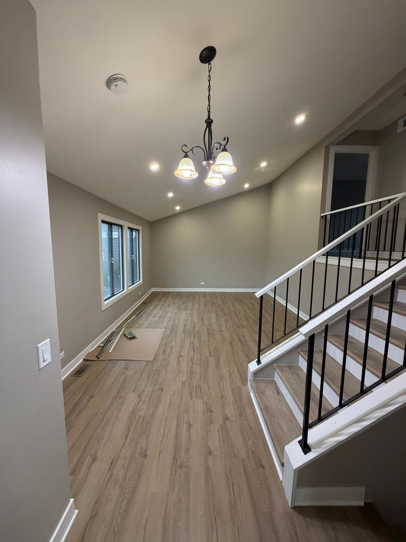 208 Albert Drive, Vernon Hills, IL 60061