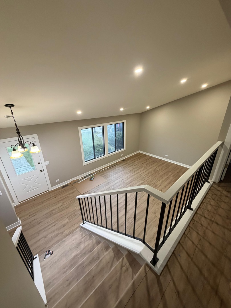 208 Albert Drive, Vernon Hills, IL 60061