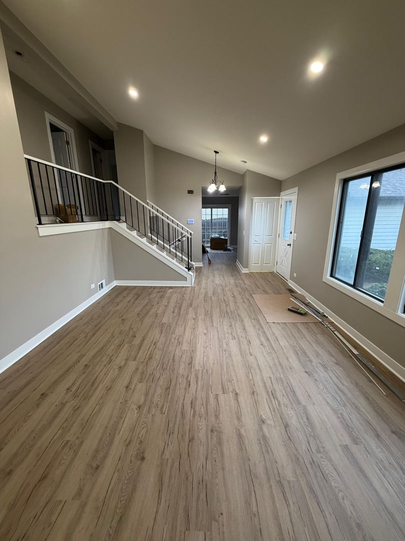 208 Albert Drive, Vernon Hills, IL 60061