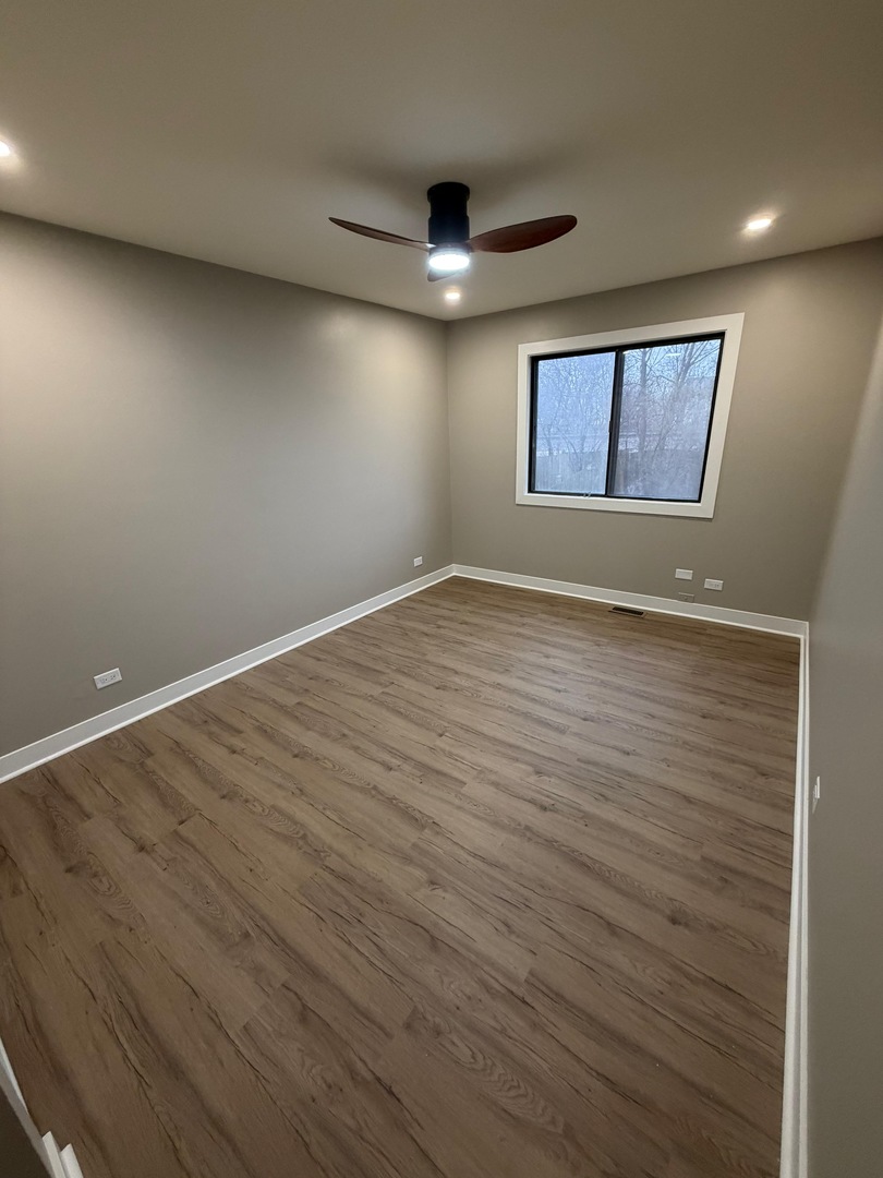 208 Albert Drive, Vernon Hills, IL 60061