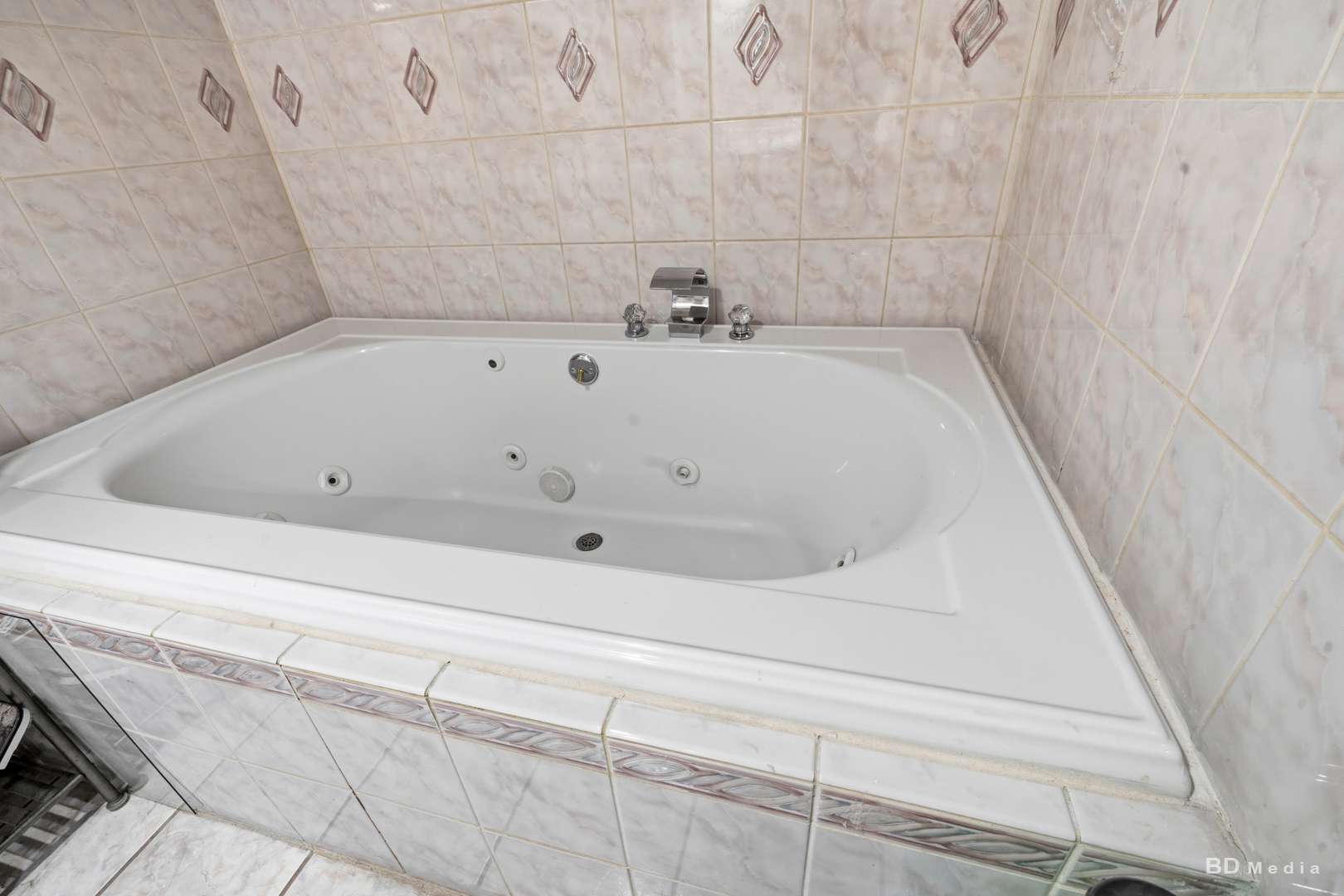 618 Dundee Avenue, Flossmoor, IL 60422