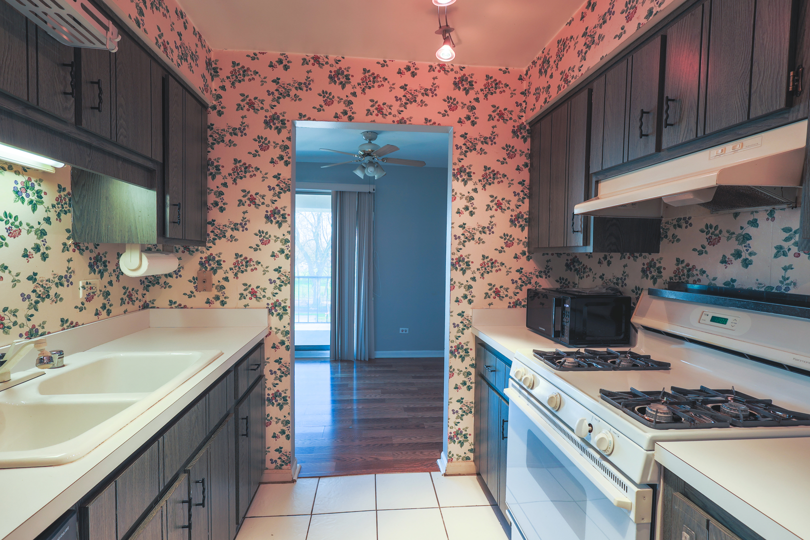 4410 W 111th Street #302, Oak Lawn, IL 60453