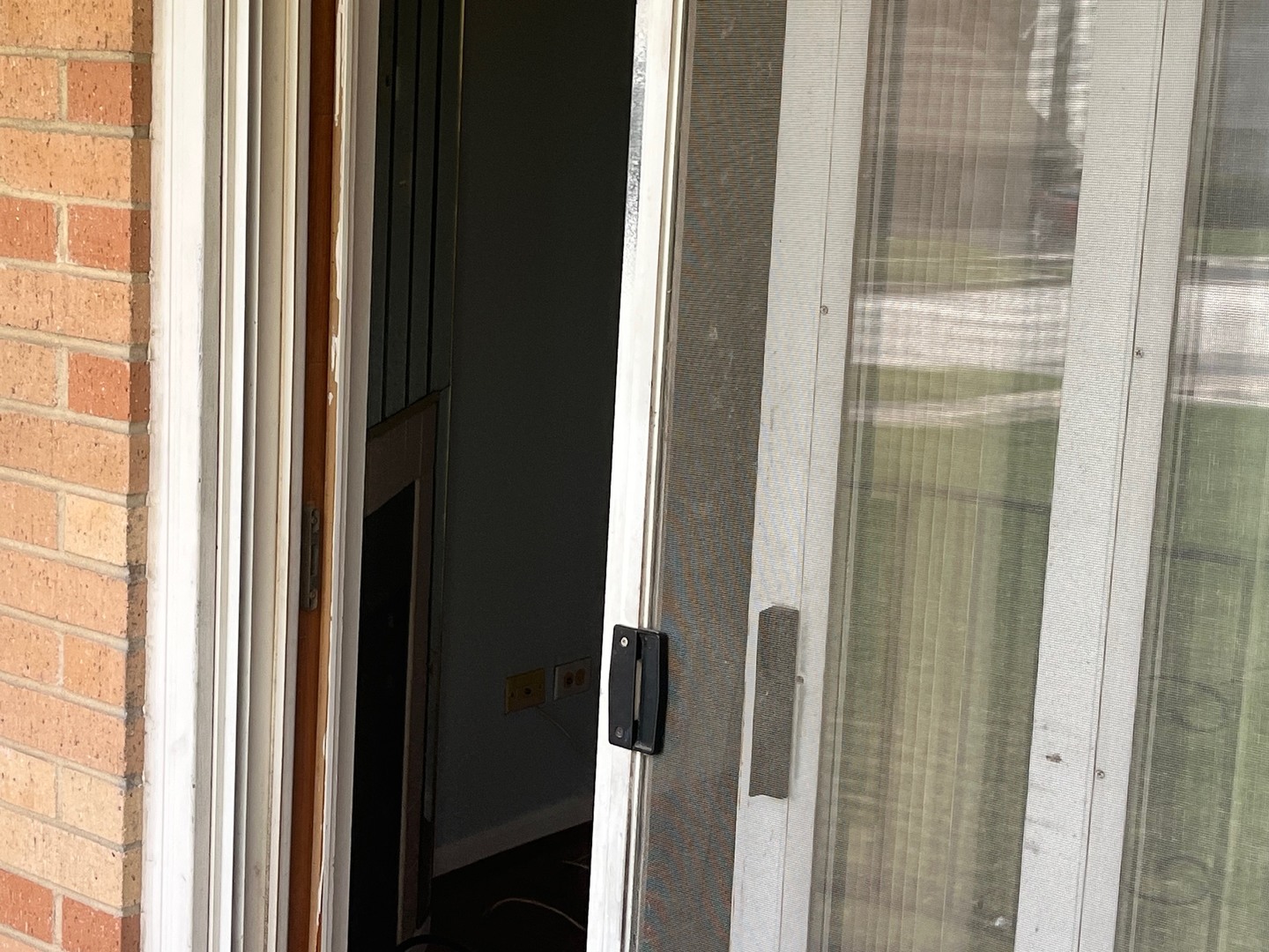 18320 Robin Lane #D2, Homewood, IL 60430