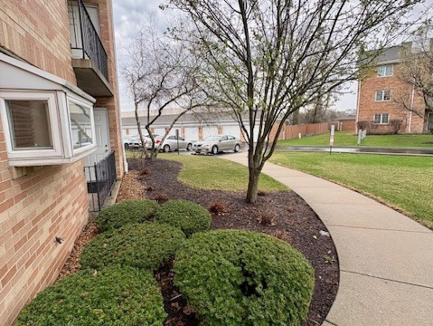 18320 Robin Lane #D2, Homewood, IL 60430