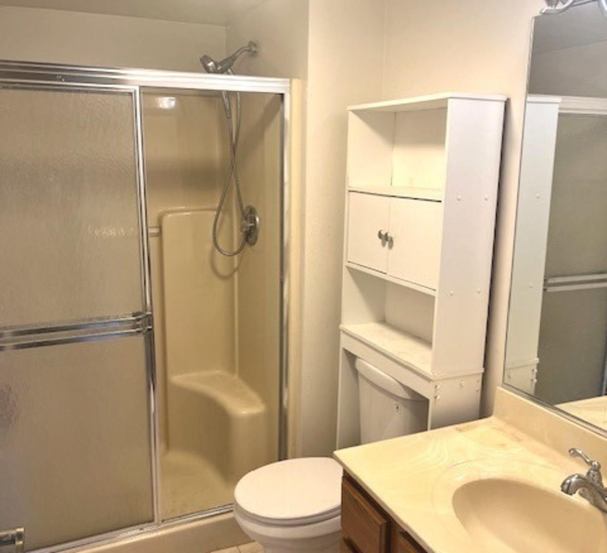 18320 Robin Lane #D2, Homewood, IL 60430