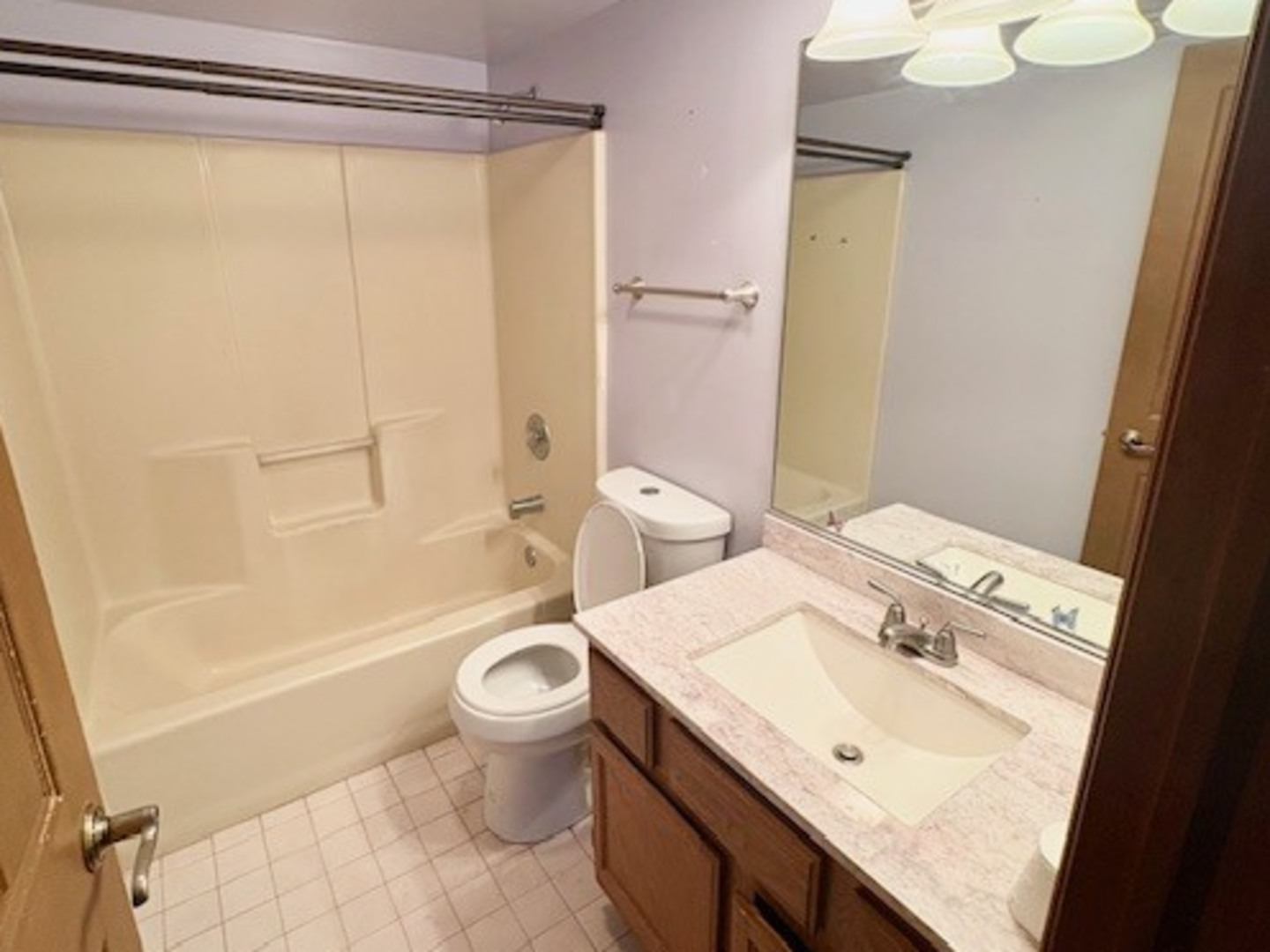 18320 Robin Lane #D2, Homewood, IL 60430