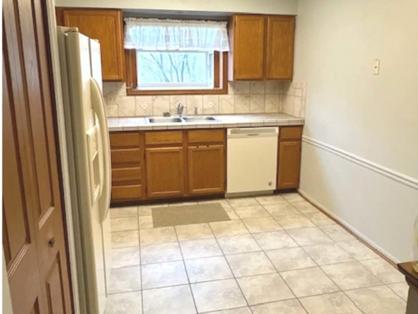 18320 Robin Lane #D2, Homewood, IL 60430