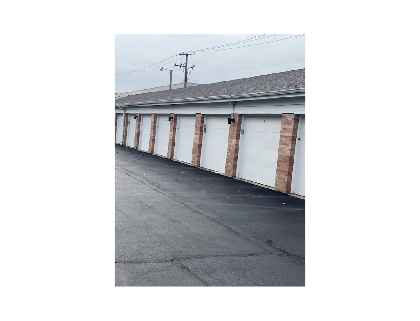 18320 Robin Lane #D2, Homewood, IL 60430