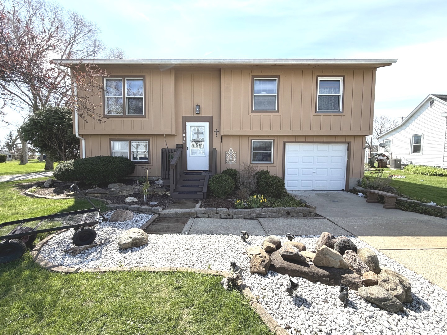 101 1/2 E North Street, Danforth, IL 60930