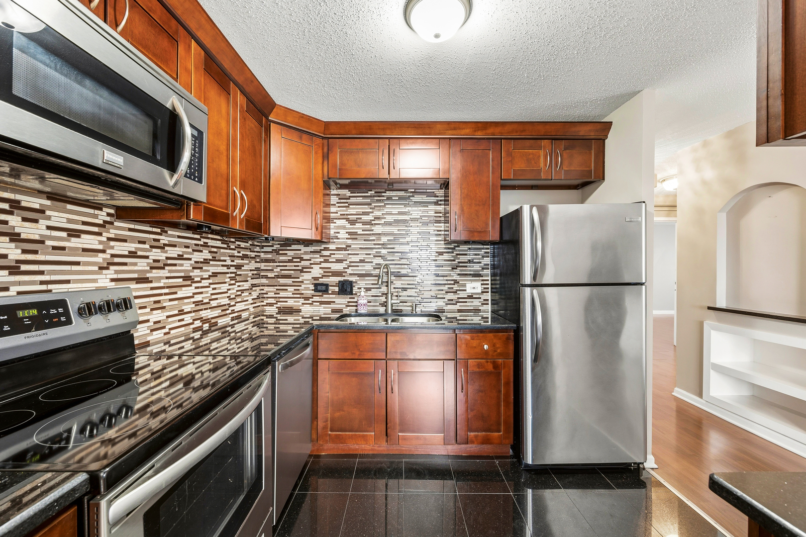 1800 Huntington Boulevard #412, Hoffman Estates, IL 60169