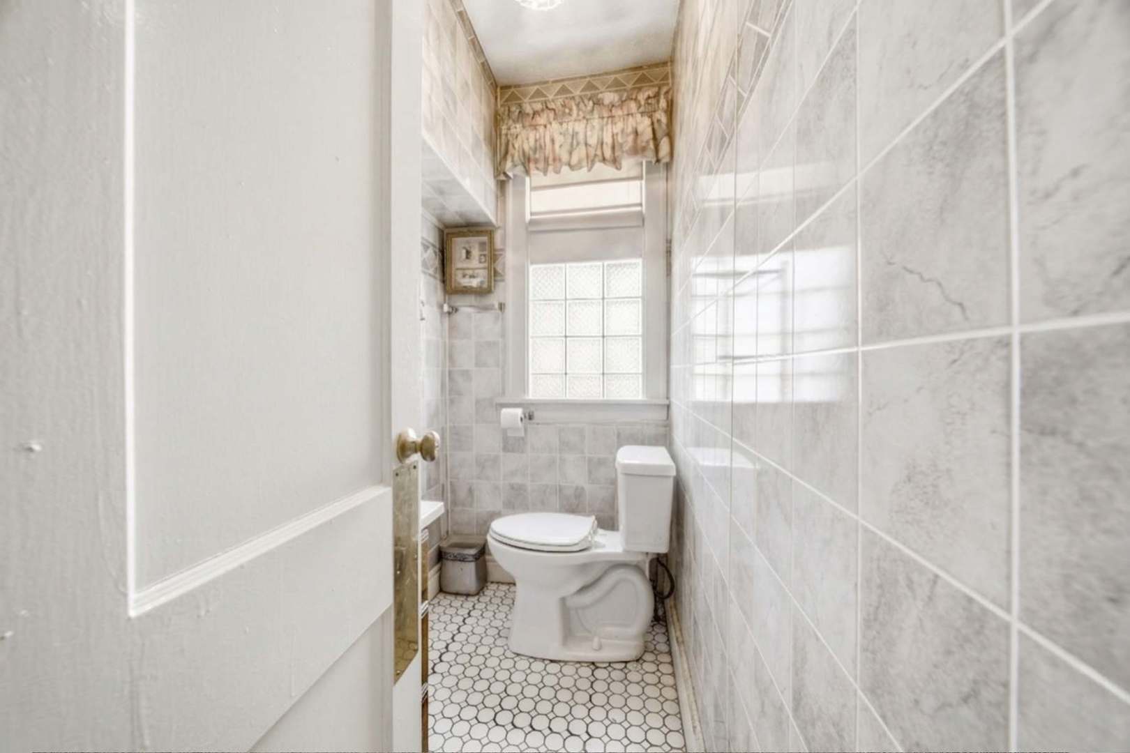 15 E 155th Street, Harvey, IL 60426