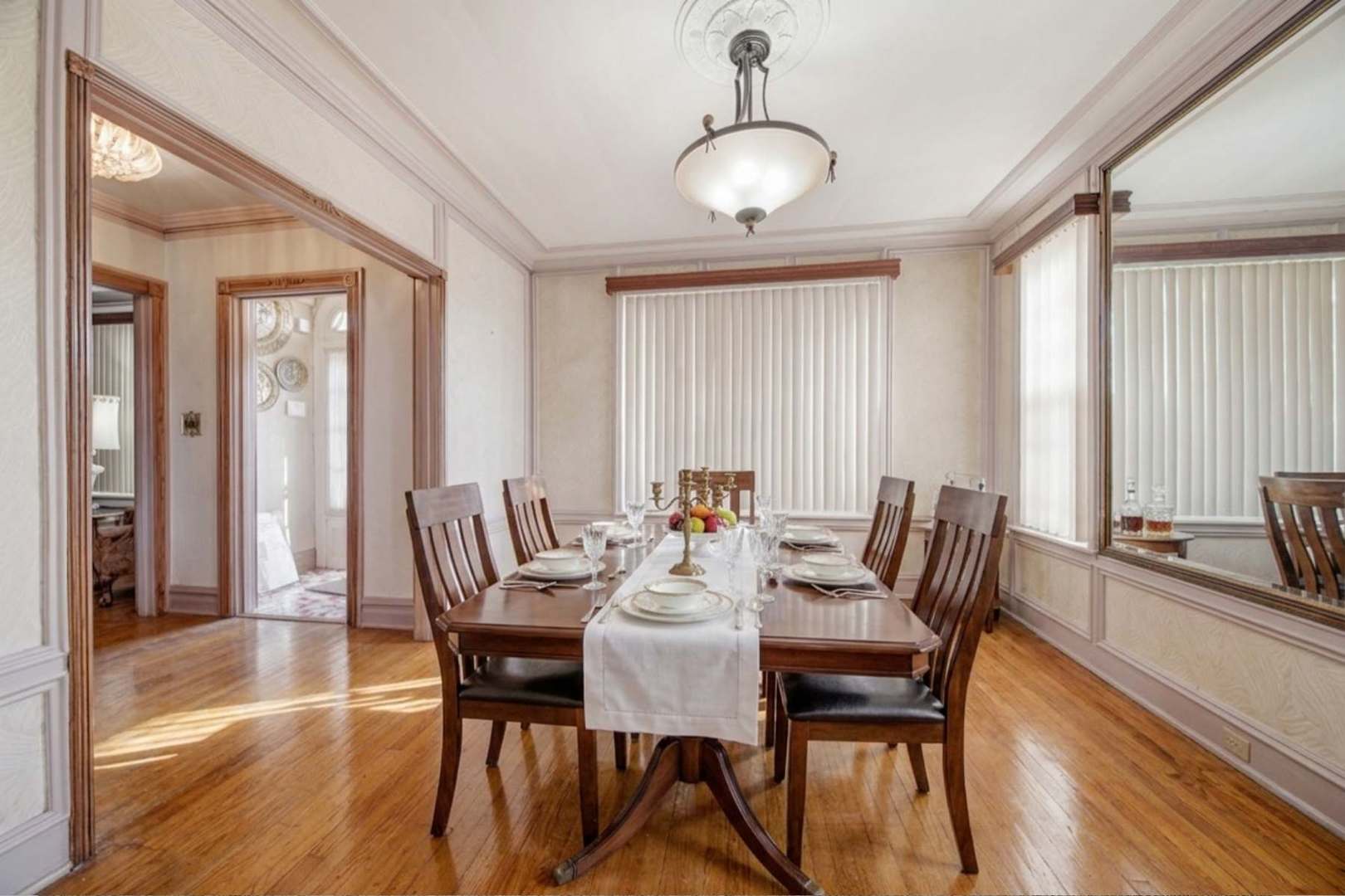 15 E 155th Street, Harvey, IL 60426