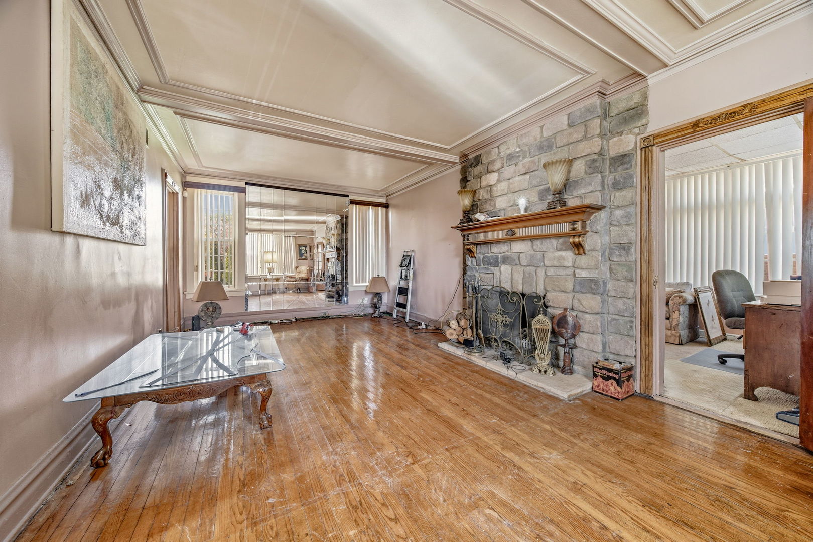 15 E 155th Street, Harvey, IL 60426