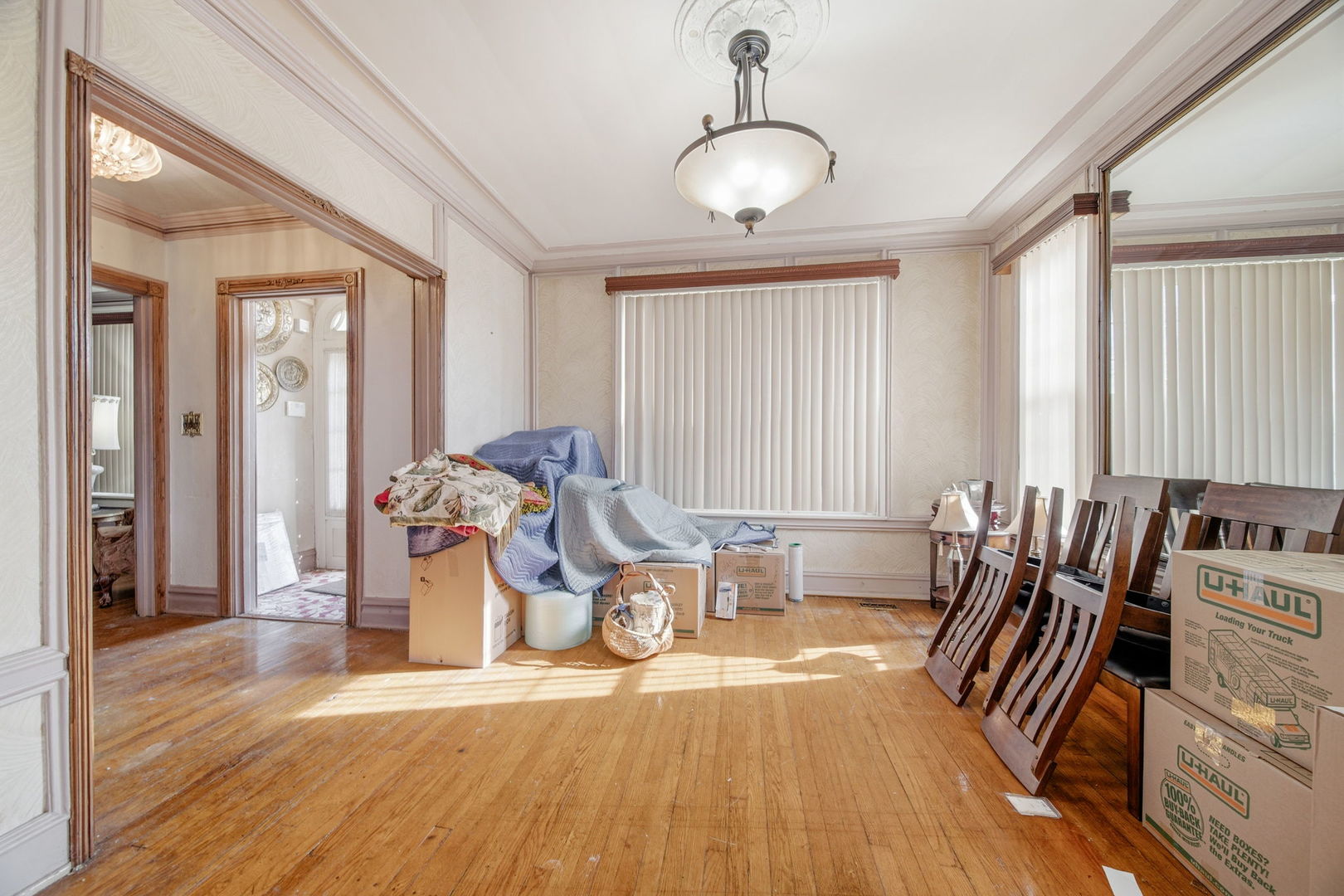 15 E 155th Street, Harvey, IL 60426