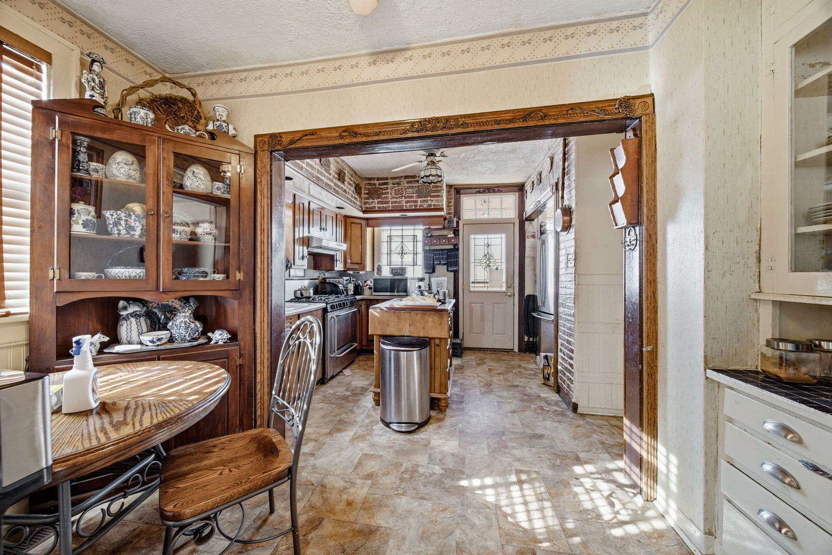 15 E 155th Street, Harvey, IL 60426